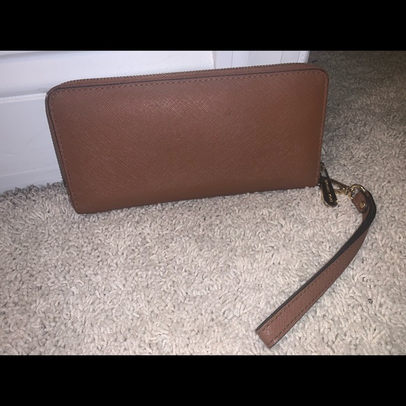 MK Brown Wristlet - Picture 5 of 5